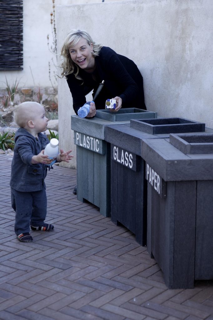 recycle, teaching children to recycle, love earth, mothers and toddlers, mother, toddler, outdoor, cute, smiling, motherhood, parent, mother earth, mom, happy, love, child, childhood, blue earth, blue smile, recycle, recycle, recycle, recycle, recycle